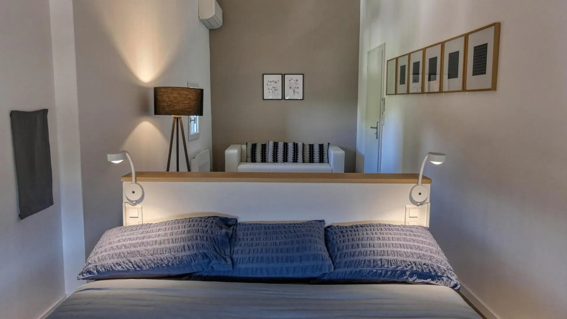 Holiday home Mas De Luxe A Menerbes : 5 Ch, Piscine Privative, Clim, Animaux Admis, Parking - Fr-1-708-83 Villa